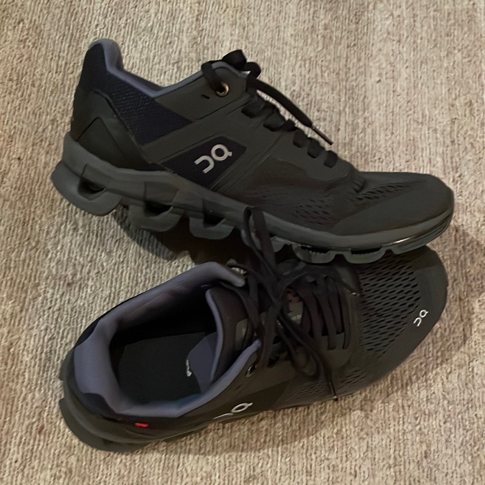 QC On Cloud women's tennis shoes.